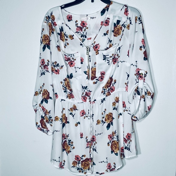 Women’s Stella Tweed Flower Top - Picture 1 of 4